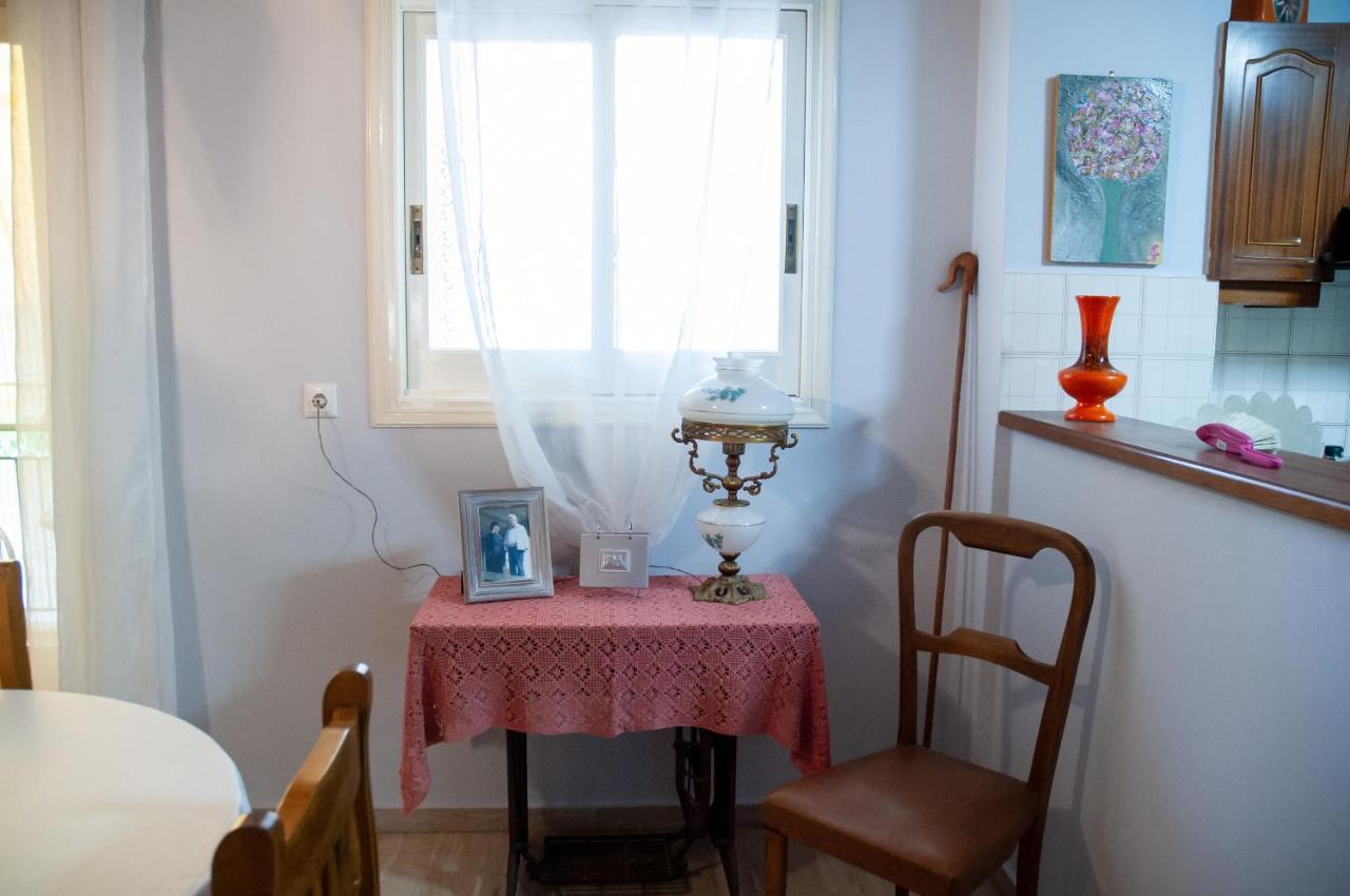Mid Century Modern Apartment - Atelier Ancient Olympia Eksteriør bilde